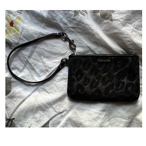 COACH Wristlet 🔳